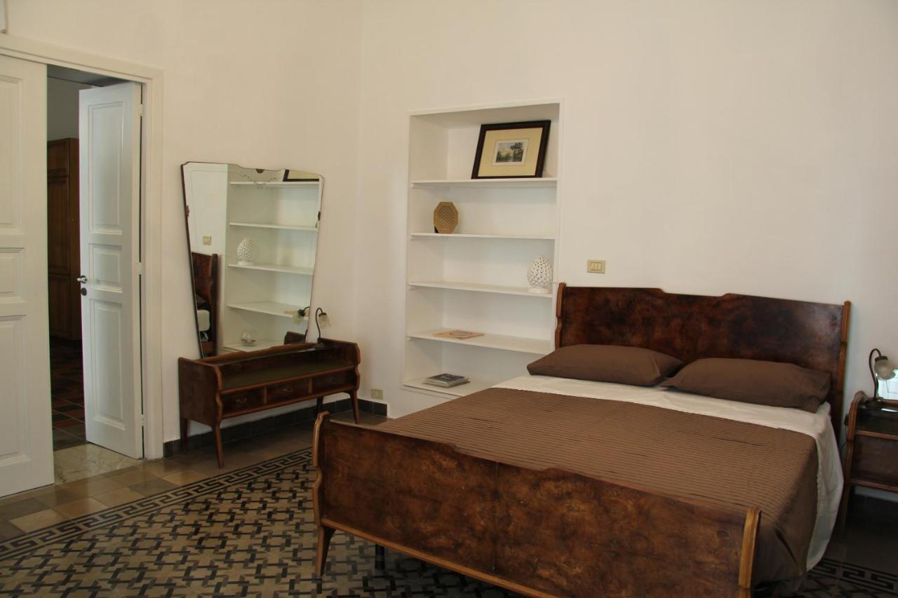 Casa Vacanza Icaros, Ortigia Hictoric Center, 200 Mt From The Beach Syracuse Exterior foto