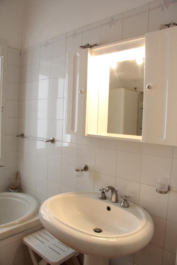 Casa Vacanza Icaros, Ortigia Hictoric Center, 200 Mt From The Beach Syracuse Exterior foto