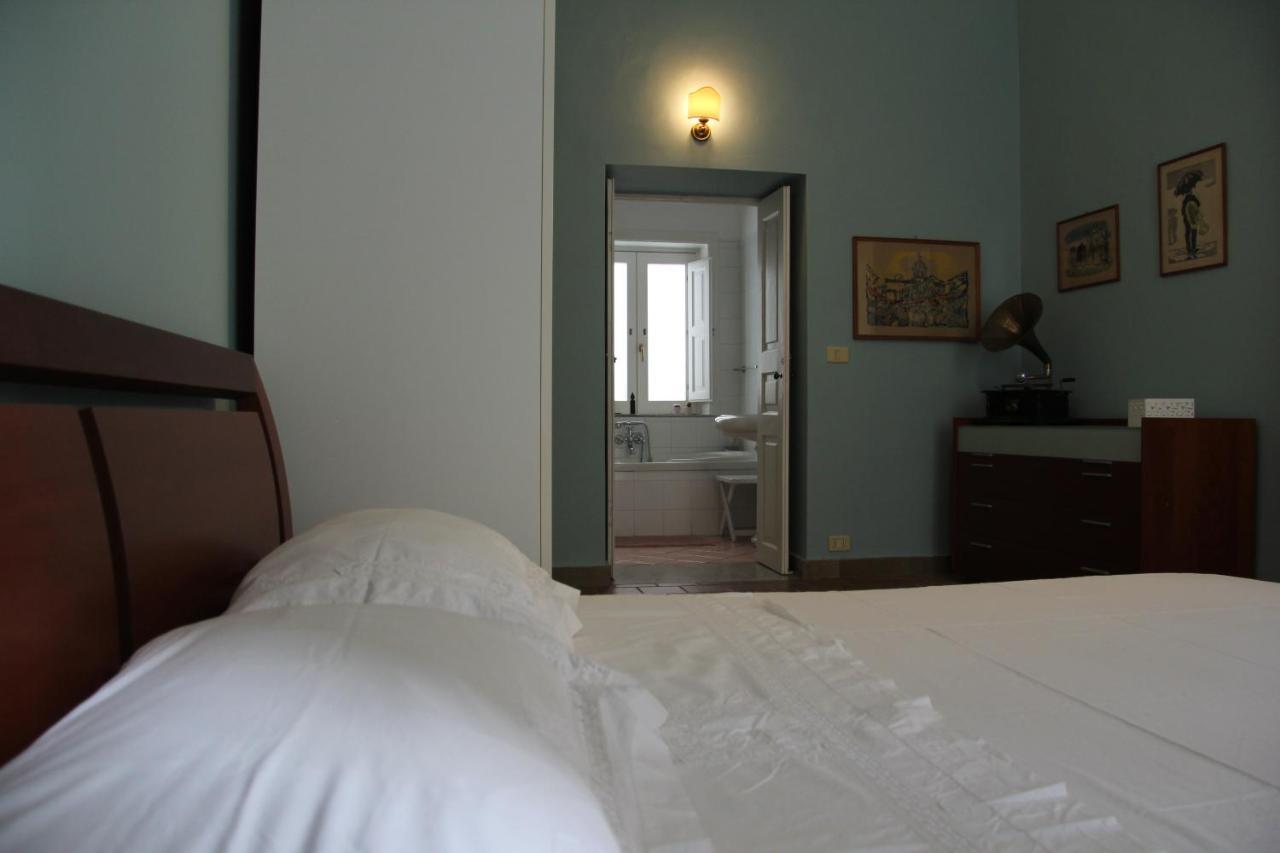 Casa Vacanza Icaros, Ortigia Hictoric Center, 200 Mt From The Beach Syracuse Exterior foto