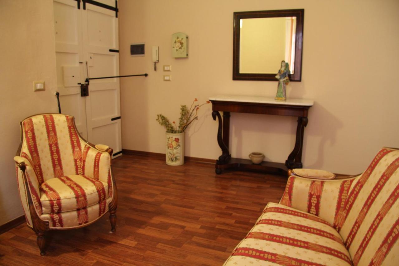 Casa Vacanza Icaros, Ortigia Hictoric Center, 200 Mt From The Beach Syracuse Exterior foto